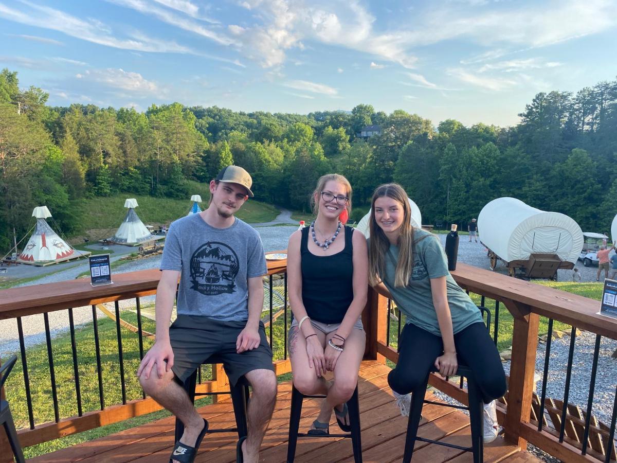 Smoky Hollow Outdoor Resort Covered Wagon Sevierville Εξωτερικό φωτογραφία